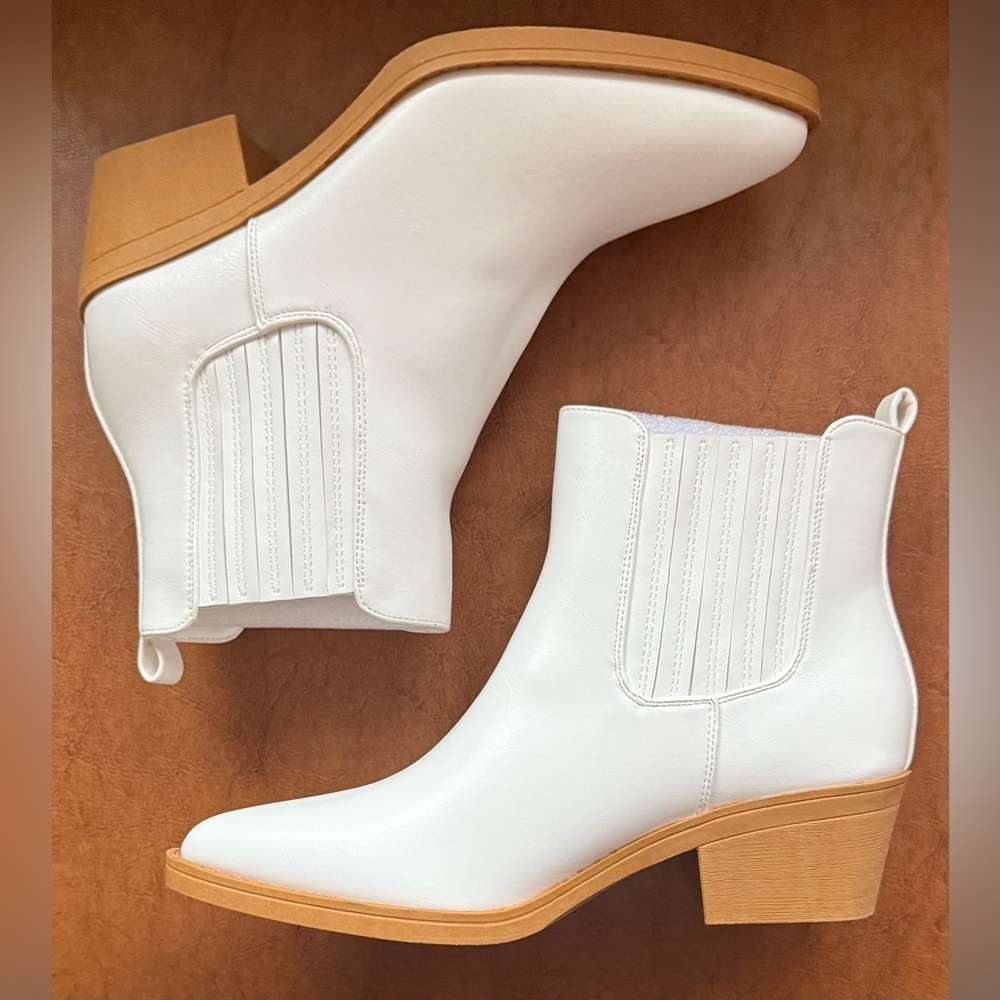 !D!FU White Pointed Toe Chelsea Ankle Boots Block Heel Women’s 8.5 NWOB - Picture 8 of 9